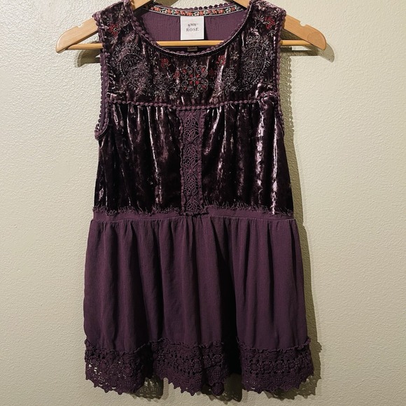 Lacemade Tops - Knox Rose Top Crushed Velvet Floral Embroidery & Lace Purple Plum Women's Size S